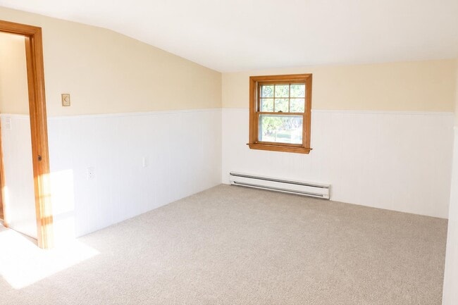 Building Photo - 524 Wallis Rd