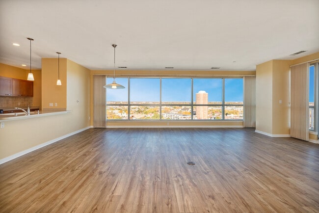 Building Photo - 1522 N Prospect Ave