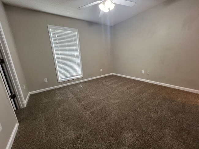 Building Photo - 552 Harper Ave