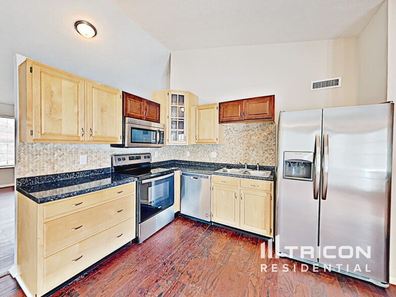 Building Photo - 3737 W 42nd Terrace