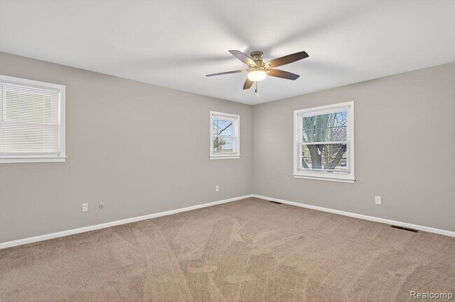 Building Photo - 126 Orchardale Dr