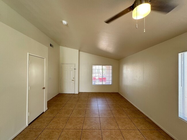 Building Photo - Montclaire Ridge