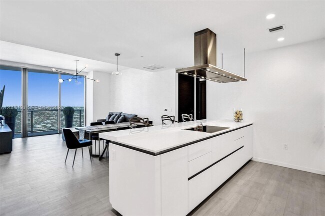 Building Photo - 1000 Brickell Plaza