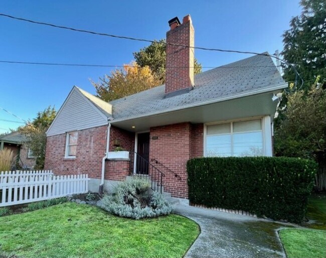 Queen Anne Home 2858 12th Ave W Seattle WA 98119 Apartment Finder