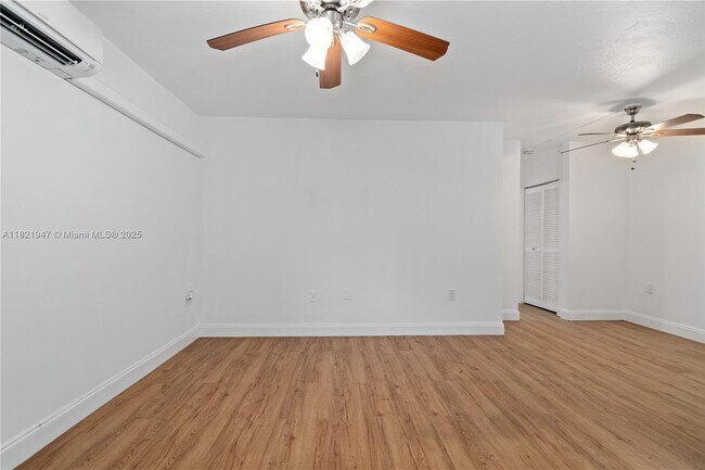 Building Photo - 160 NE 55th St