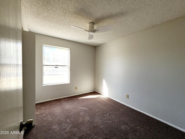 Building Photo - 5136 E Evergreen St