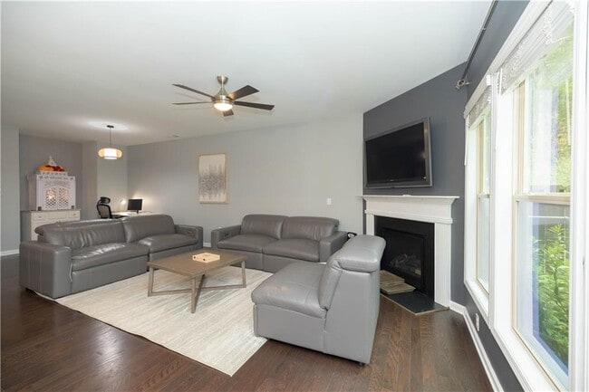 Building Photo - 7245 Heritage Oak Ct