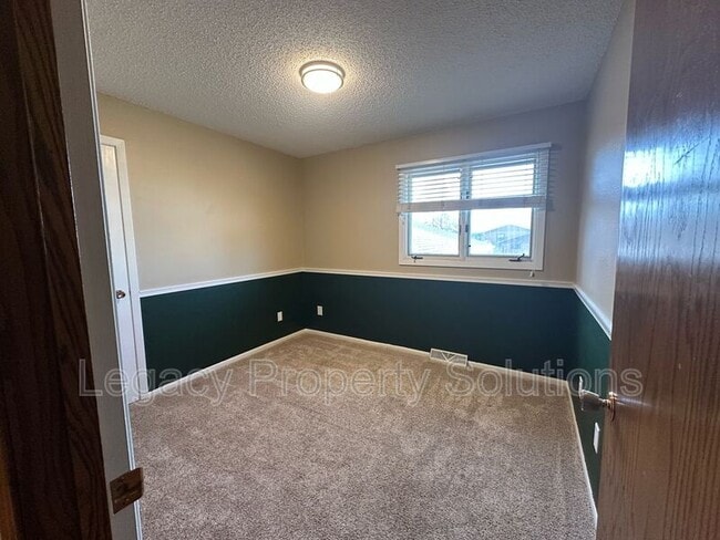 Building Photo - 1400 S 3rd St