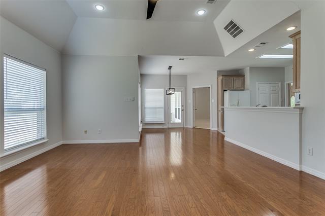 Building Photo - 1415 E Dove Rd