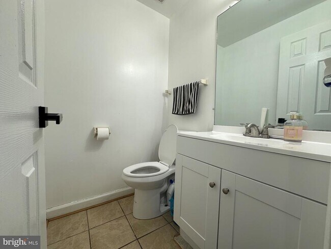 Building Photo - 12103 Salemtown Dr