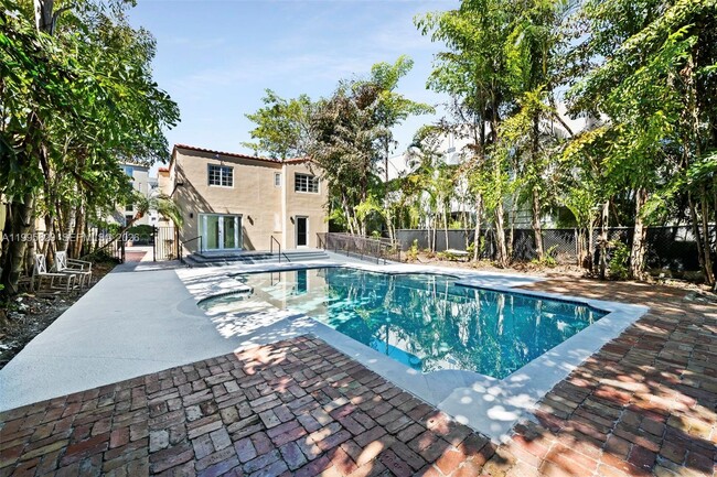 Building Photo - 1545 Meridian Ave