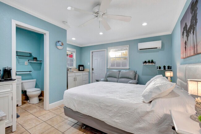 Building Photo - 310 Gulfstream Dr