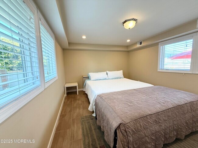 Building Photo - 5 Marius Ln