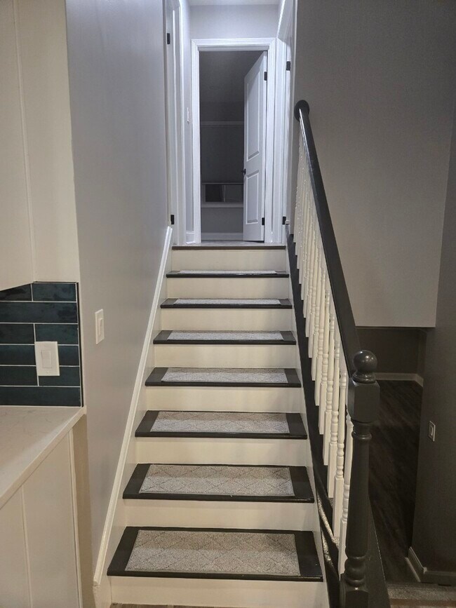 Building Photo - 456 W Inverrary Ln