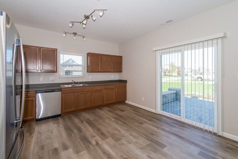 Building Photo - 577 Pebble Drive