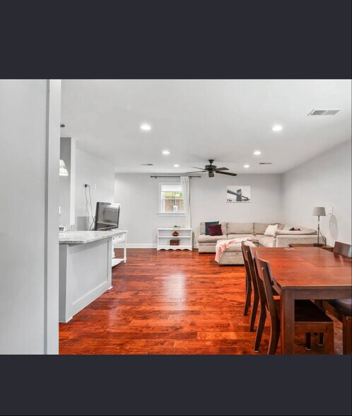 Building Photo - 4452 Elderwood Dr