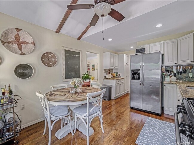 Building Photo - 40 Oakmere Dr