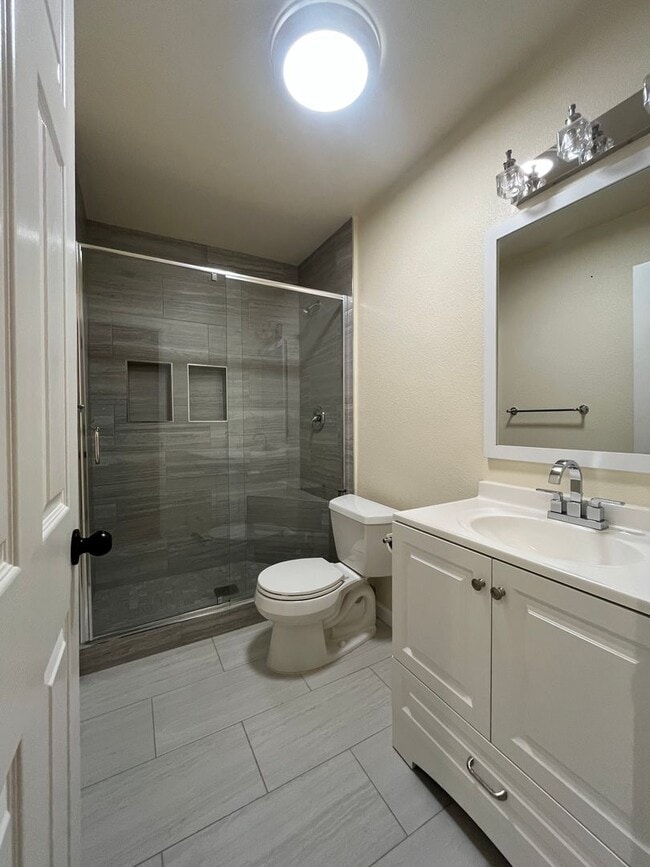 Building Photo - 7011 Silver Brook Ct