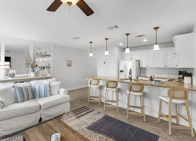 Building Photo - 485 Gulf Shore Dr