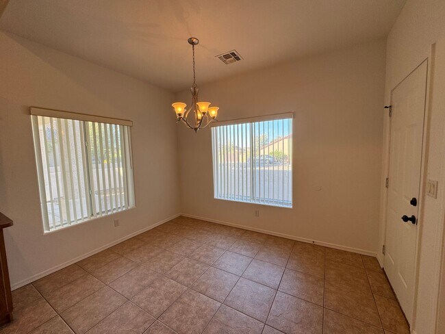 Building Photo - 3 Bed/2 Bath House with Boat Deep 3 Car Garage