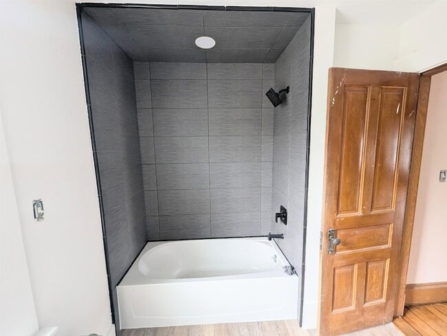 Building Photo - 417 Cliff St