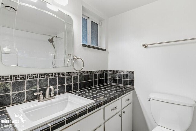 Building Photo - Modern 2Bdm 2Ba Condo in Phoenix Midtown with Pool Views