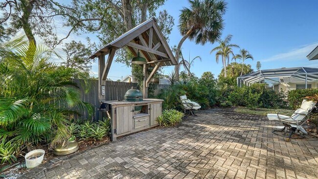 Building Photo - 2291 Pine View Cir