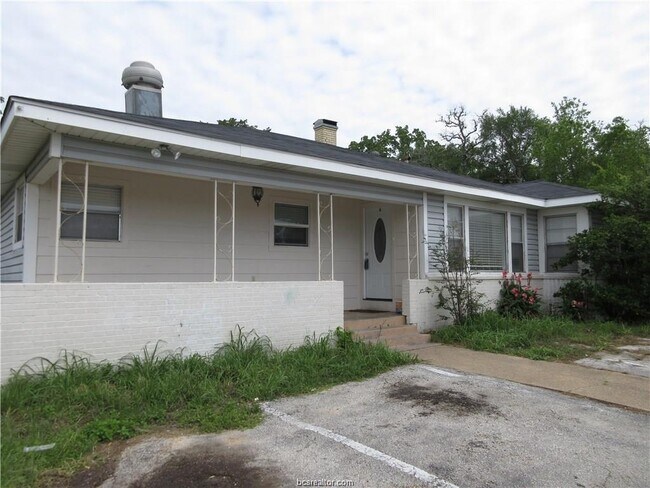 Building Photo - 4660 Raymond Stotzer Pkwy