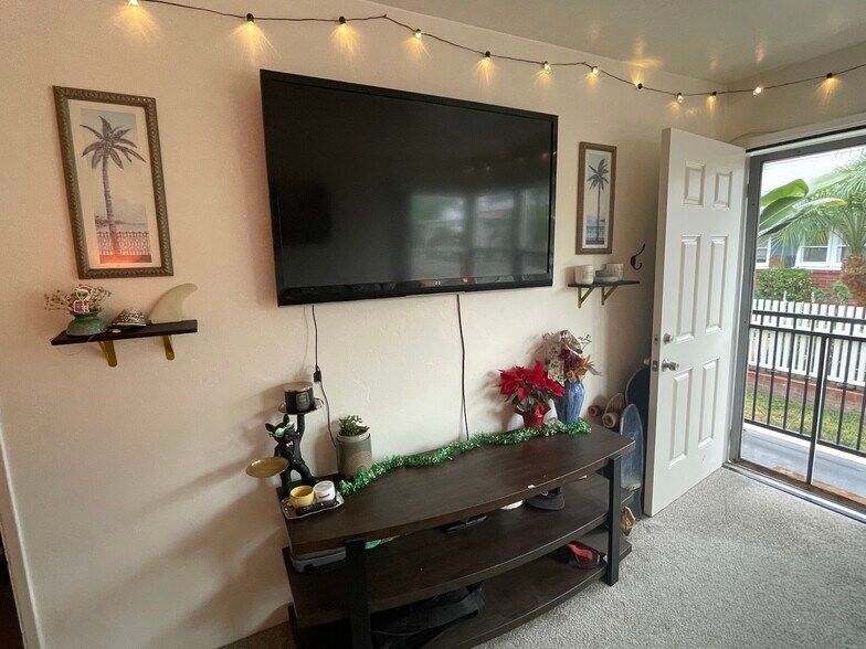 Building Photo - 4982 Cape May Ave