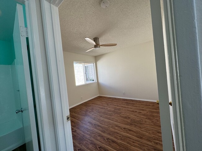 Building Photo - Spacious and Light 2 bedroom in Avalon Gre...