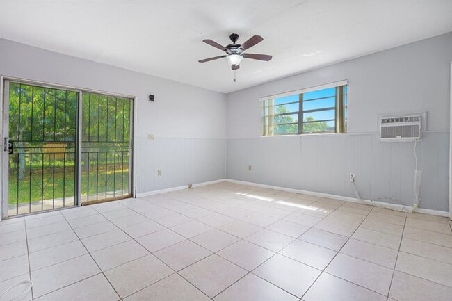 Building Photo - 430 NW 133rd St