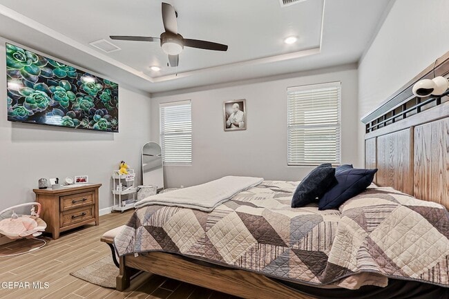 Building Photo - 824 Paseo Solar Dr