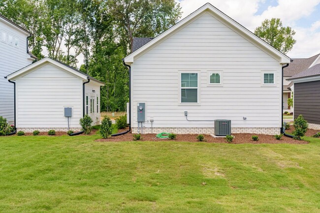 Building Photo - Beautiful 2 Bedroom/2 Bath in Chatham Park...