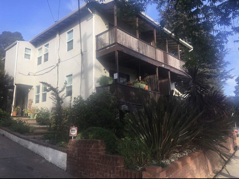 Front - 4844 Daisy St