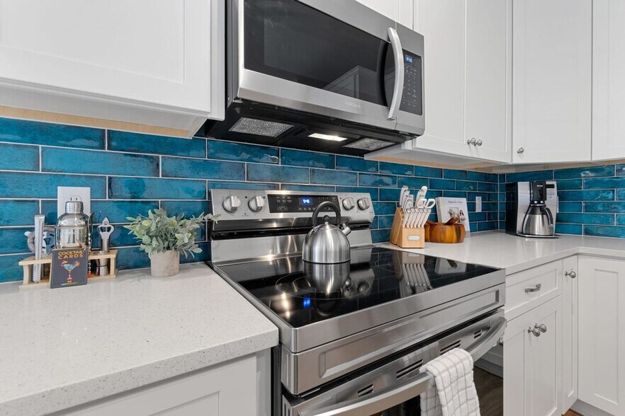 Building Photo - 6824 A1A S