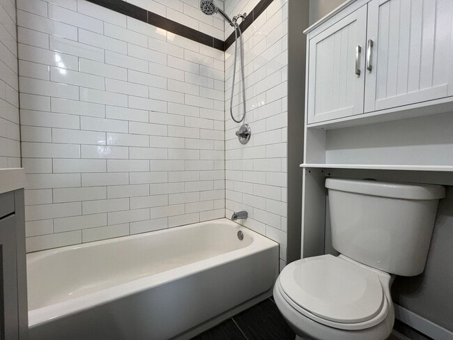 Building Photo - 2186 Wascana Ave