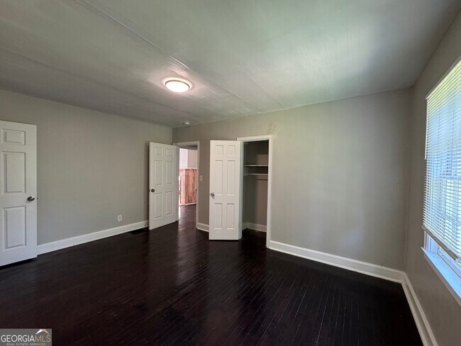 Building Photo - 1580 Childress Dr SW