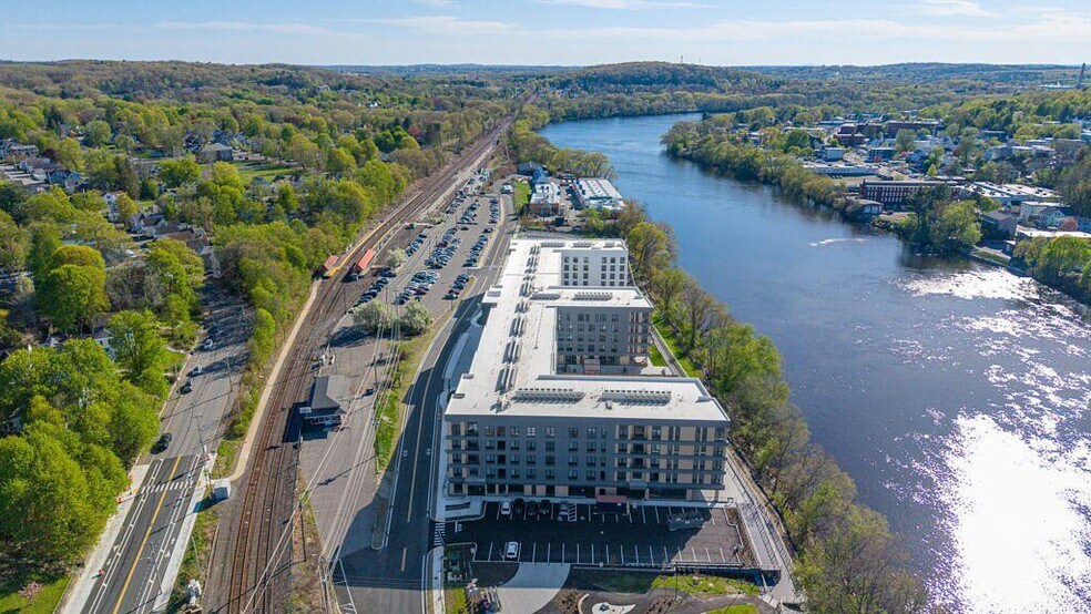 Building Photo - 39 Railroad Ave