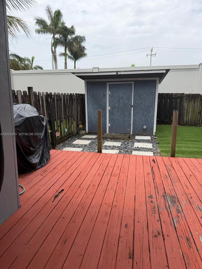 Building Photo - 9116 NW 35th Pl