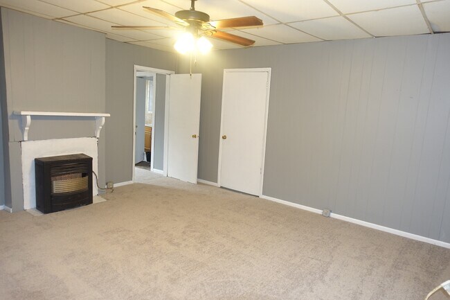 Building Photo - 3718 Charles St