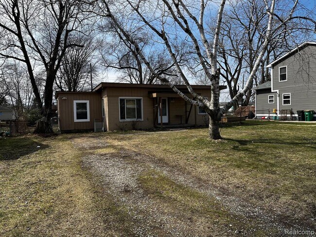 Building Photo - 12097 Cavell St