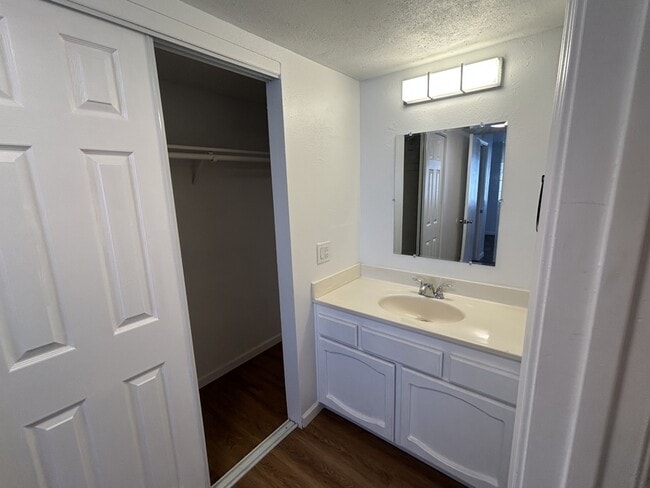 Building Photo - 1190 Ramar Rd