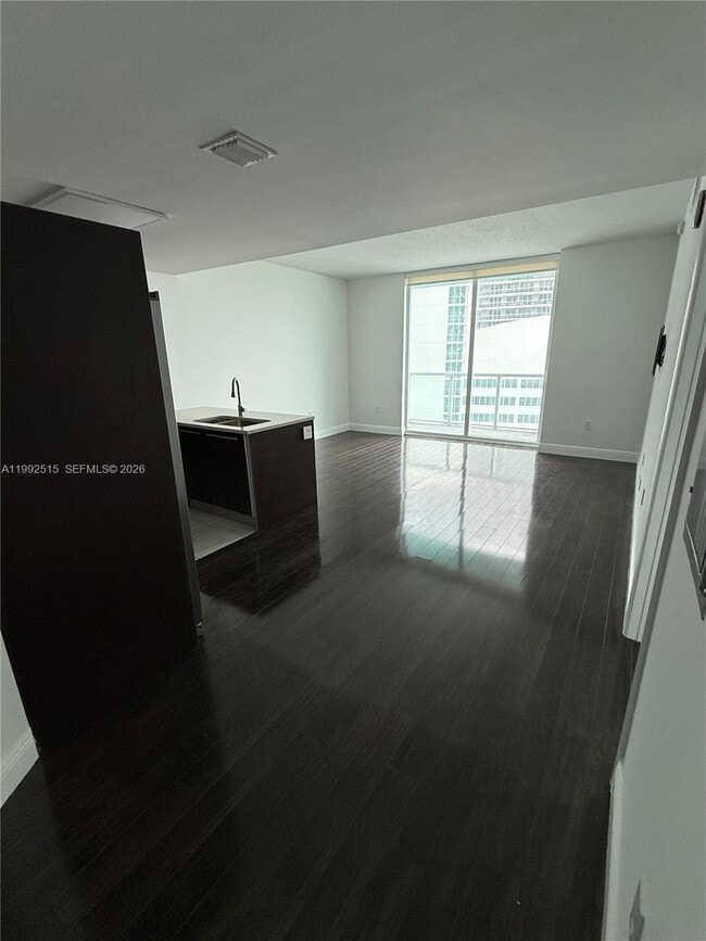 Building Photo - 1900 N Bayshore Dr