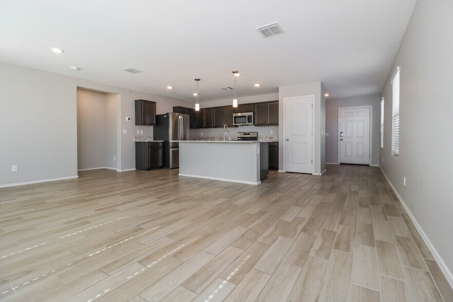 Building Photo - 25773 W Euclid Ave