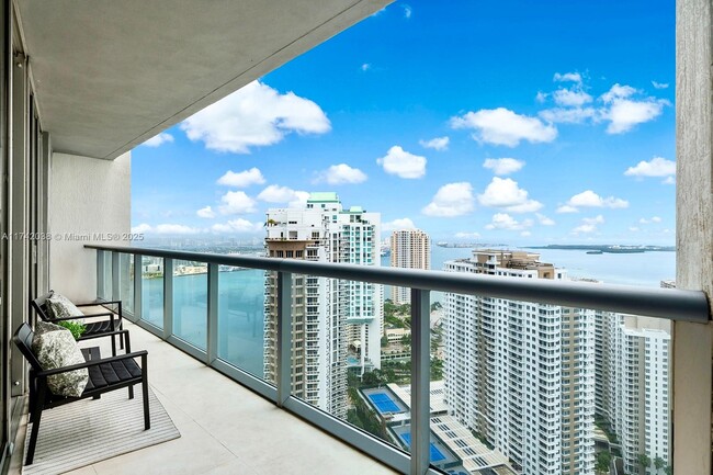 Building Photo - 475 Brickell Ave