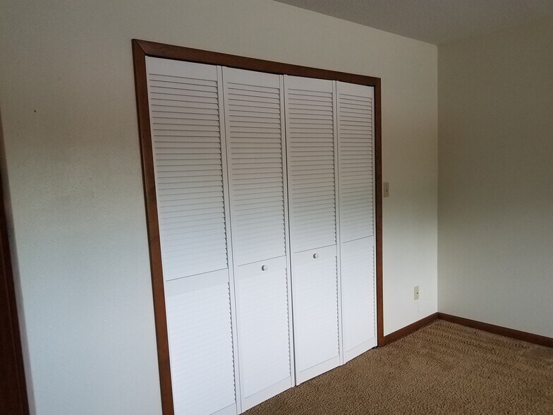 Building Photo - 2006 21 3/8 Street