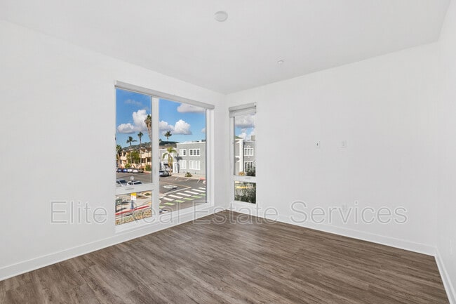 Building Photo - 2065 Fifth Avenue - 1