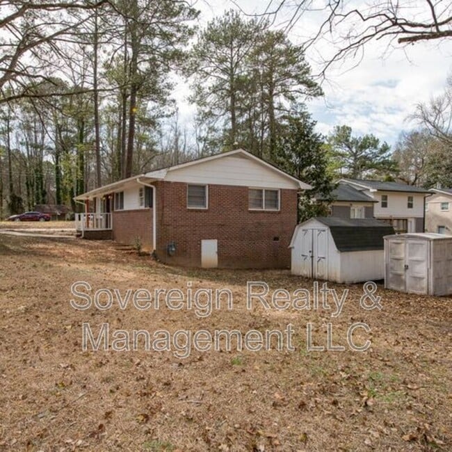 Building Photo - 4085 Kenora Dr SW