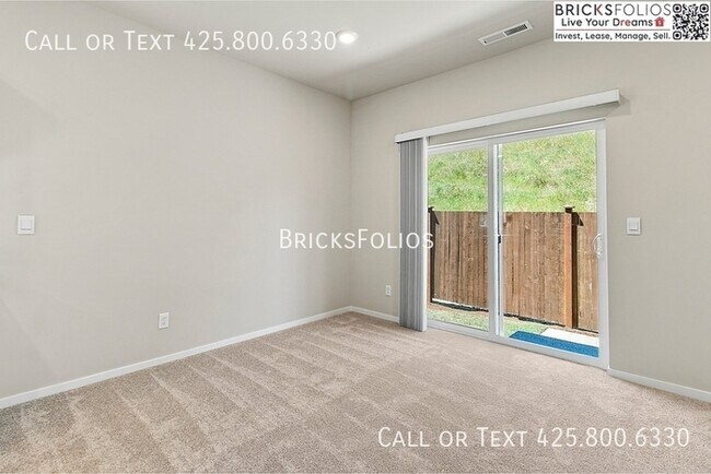 Building Photo - Exceptional Bremerton Home with Easy Acces...