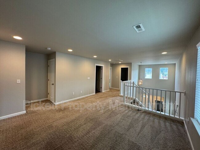 Building Photo - 4294 Andasio Loop SE